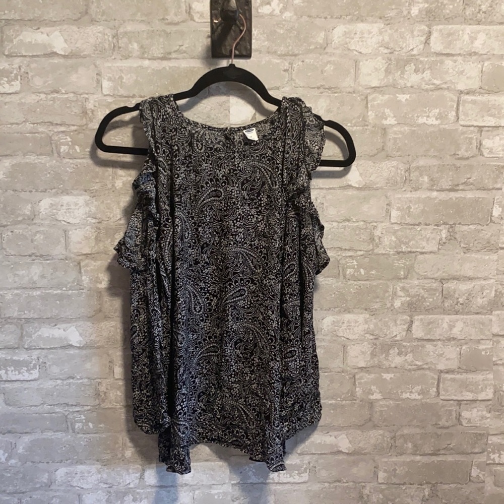 💥euc Old Navy Paisley Shoulder Exposed Shirt